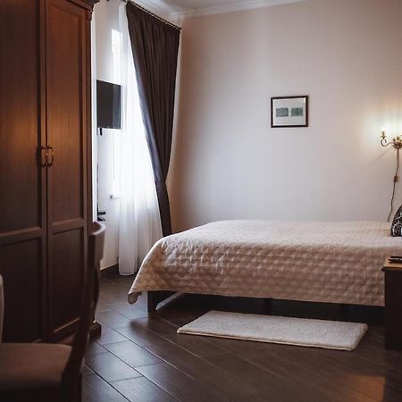 Hotel Ekaterinoslav à Dnipro Extérieur photo